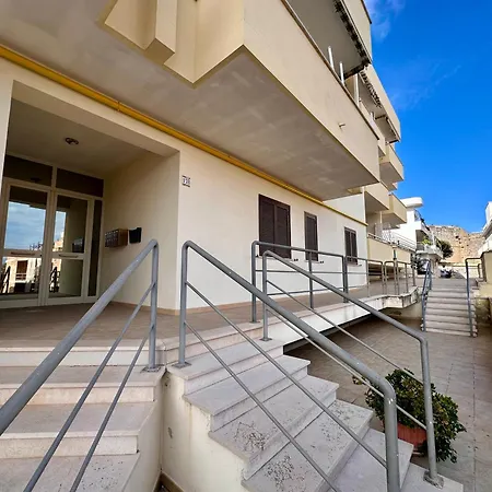A 20mt Dal Mare E A 20mt Dal Centro Storico Apartmán