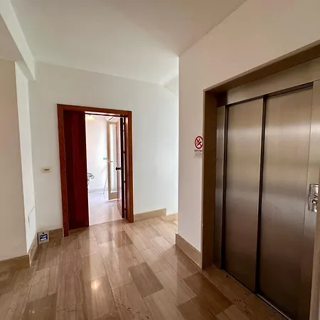 A 20mt Dal Mare E A 20mt Dal Centro Storico Apartmán